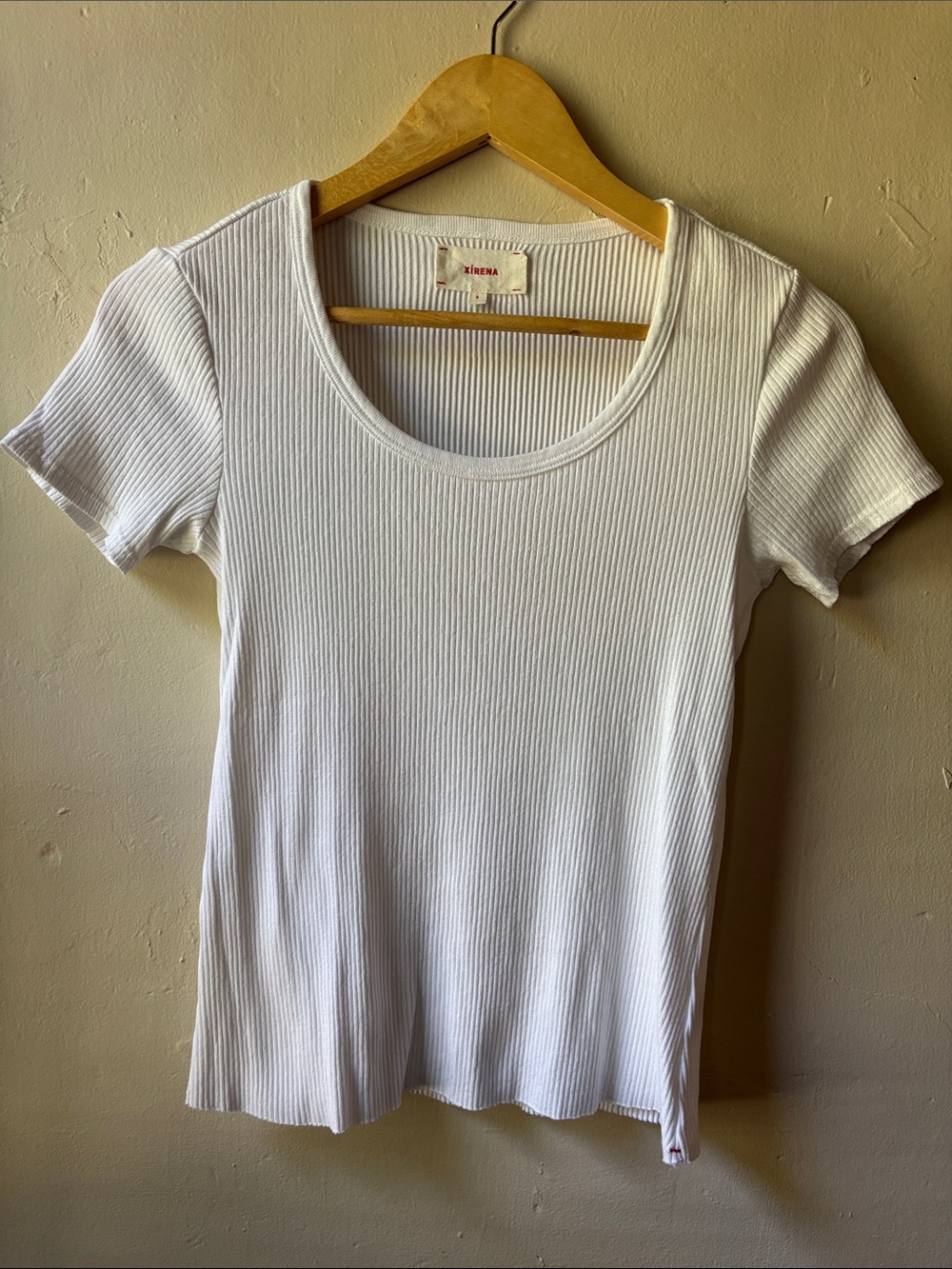 XiRENA Otis Tee Shirt Top Ribbed Crewneck in White Soze Small Exc